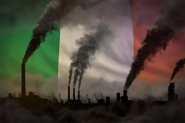 Karanlık Kirlilik Iklim Değişikliğine Karşı Mücadele Fabrika Boruları Rlanda Bayrağı — Stok fotoğraf