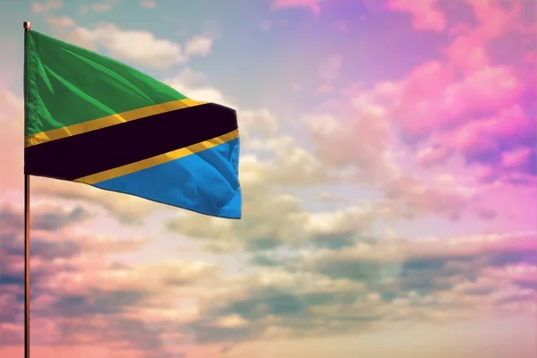 Развевающийся Макет Флага Танзании Местом Текста Красочном Облачном Фоне — стоковое фото