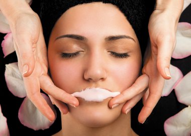 maske dudakları Terapi Masaj