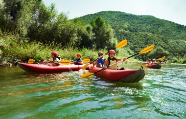 Sakin su Kano rafting 