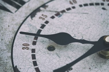 Yakın çekim saati siyah işaretçiler