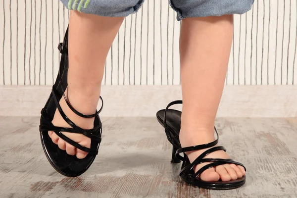 Child in heels — Stock Photo, Image