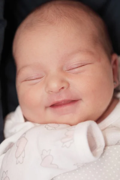Baby lächelt — Stockfoto