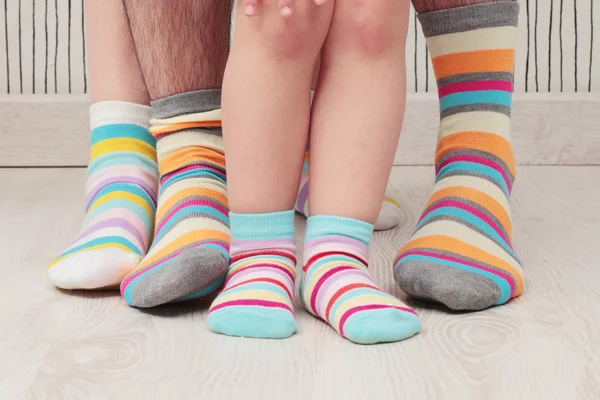 Famiglia a piedi nudi — Foto Stock