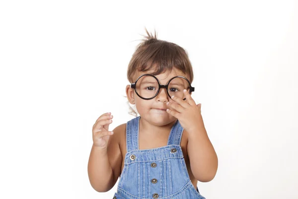 Kleines Mädchen und Brille — Stockfoto