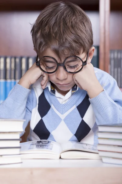 Child studying — Stock Photo, Image