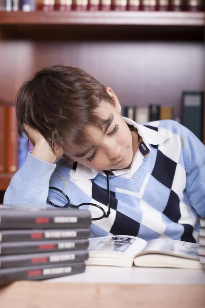 Child studying — Stock Photo, Image