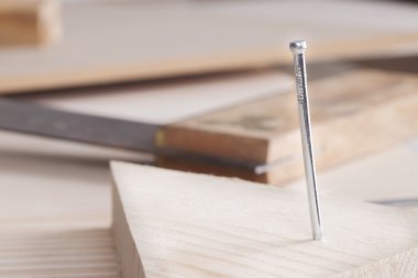 Ahşap tahta çivi Close-Up dövülmüş