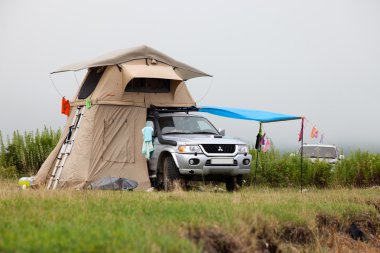 Zarubino, Rusya - 22 Temmuz 2015: Mitsubishi Pajero spor r ile