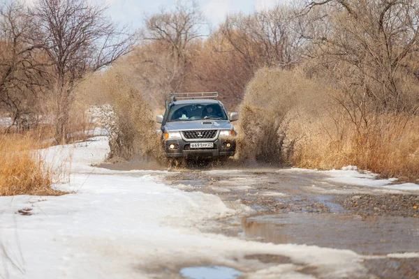 Khabarovsk Russland März 2017 Mitsubishi Pajero Sport Auf Schotterpiste Zeitigen — Stockfoto