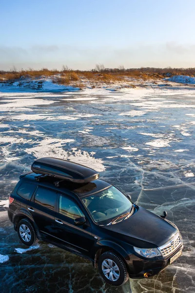 Chabarowsk Russland Januar 2020 Schwarzer Subaru Forester Auf Gefrorenem Seeeis — Stockfoto