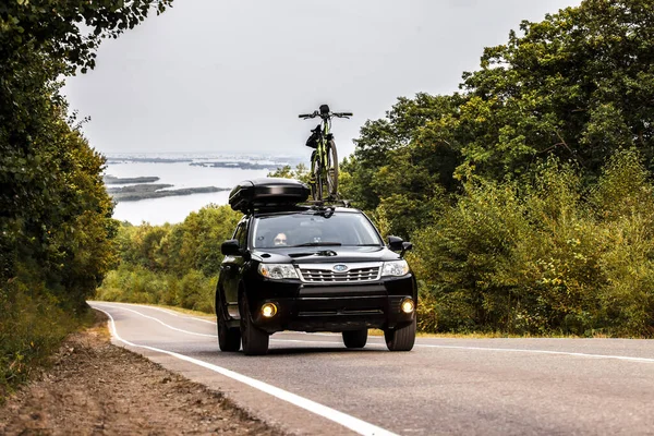 Chabarowsk Rosja Września 2019 Subaru Forester Rowerem Skrzynką Dachową Półce Zdjęcia Stockowe bez tantiem