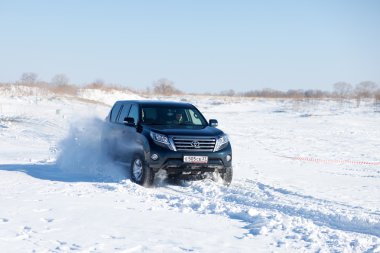Habarovsk, Rusya - 31 Ocak 2015: Toyota Land Cruiser Prado