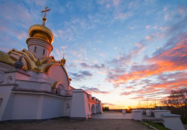 Sunset'teki Serafim Sarovsky tapınakta Habarovsk, Rusya Federasyonu