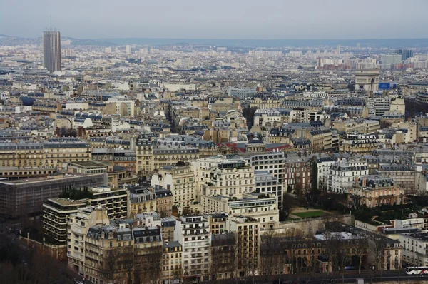 Épületek, Párizs, Franciaország - kilátás az Eiffel-torony — Stock Fotó