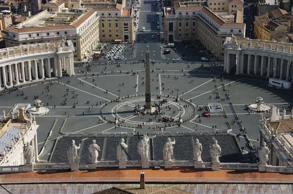 Plaza de San Pedro, la vista desde la cúpula de la Basílica, Roma —  Fotos de Stock