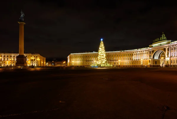 Palace Square St. Petersburg. New Year Christmas tree — Stock Photo, Image