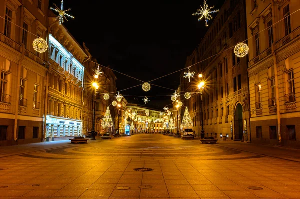 Calle Bolshaya Morskaya. Plaza del Palacio San Petersburgo. Árbol de Navidad de Año Nuevo — Foto de Stock