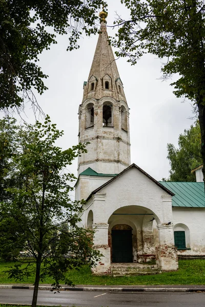 Церковь Николая Рублена в Ярославле. красивые старые здания. вероисповедание — стоковое фото