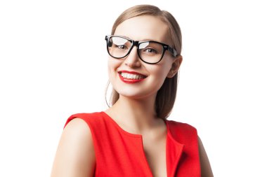 kameraya gülümseyen güzel kadın