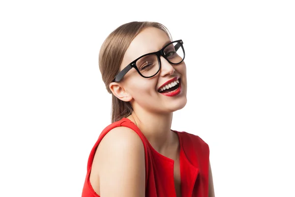 Retrato de mulher piscando sorrindo em óculos com lábios vermelhos — Fotografia de Stock