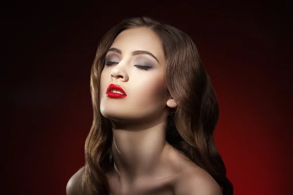Sensual model with eyes closed — Stock Photo, Image