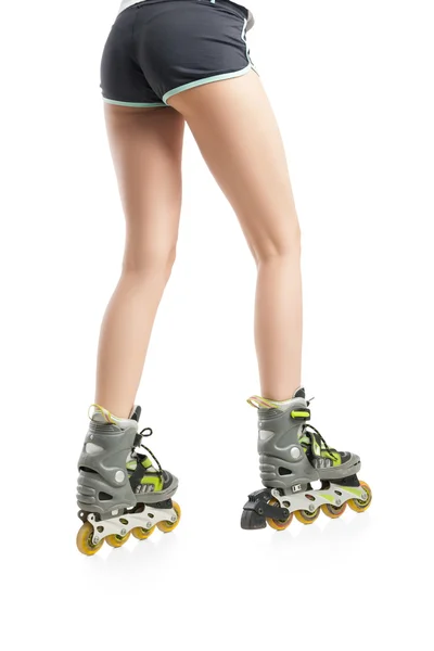 Close up imagem de pernas de mulheres com patins — Fotografia de Stock