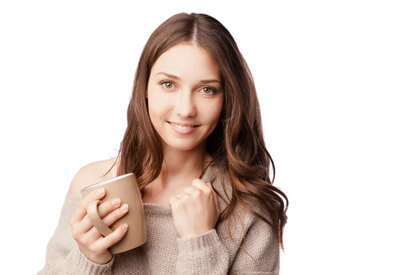 Mujer en estudio aislado fondo beber café — Foto de Stock