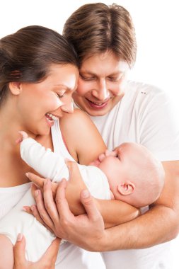 Beyaz arka plan üzerinde çocukla mutlu aile