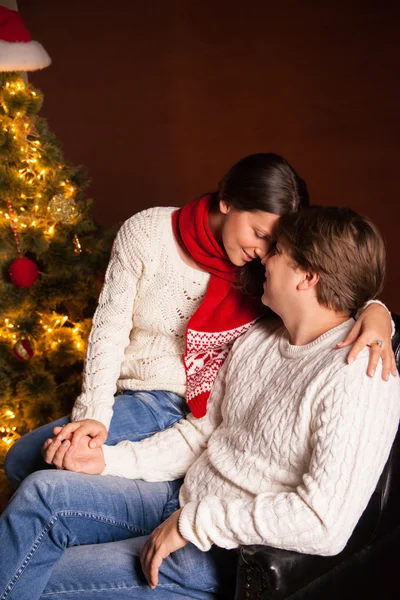 Happy Smiling Family at home celebrating New Year — Stock Photo, Image