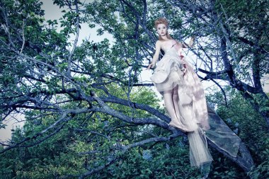 Gül ahşap beyaz elbise Bayan