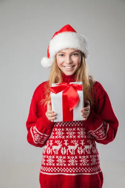 Christmas hat isolated woman hold christmas gift — Stock Photo, Image