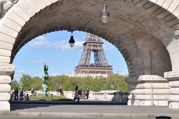 Paris. França. Torre Eiffel. Pode ser. 2016  . — Fotografia de Stock