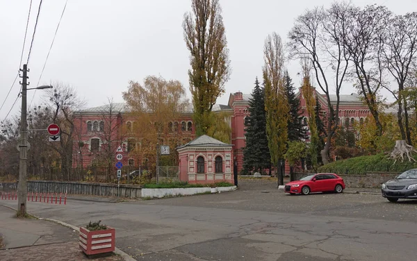 Здание Национальной академии искусств и архитектуры в Киеве — стоковое фото