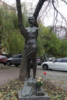 Kiev, Ukrayna, 15 Kasım 2020 Kiev 'deki Zoya Kosmodemyanskaya Anıtı