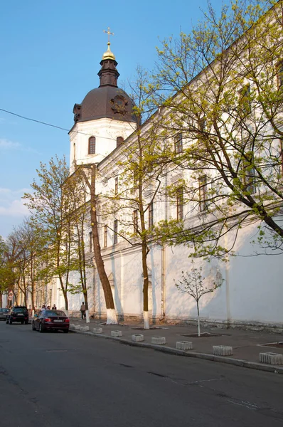 Antigo Edifício Acadêmico Academia Kiev Mohyla Cúpula Igreja Anunciação Santíssima — Fotografia de Stock