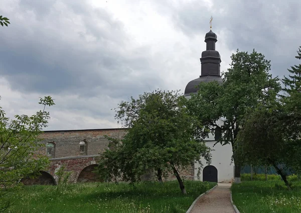 Torre Relógio Velho Parede Fortaleza Kiev Pechersk Lavra Verão — Fotografia de Stock