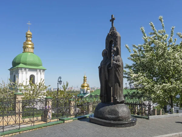 Kiev Ucraina Maggio 2021 Monumento Fondatori Della Kiev Pechersk Lavra — Foto Stock