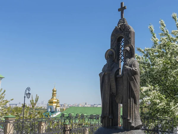 Kiev Ucraina Maggio 2021 Monumento Fondatori Antonio Teodosio Nella Kiev — Foto Stock