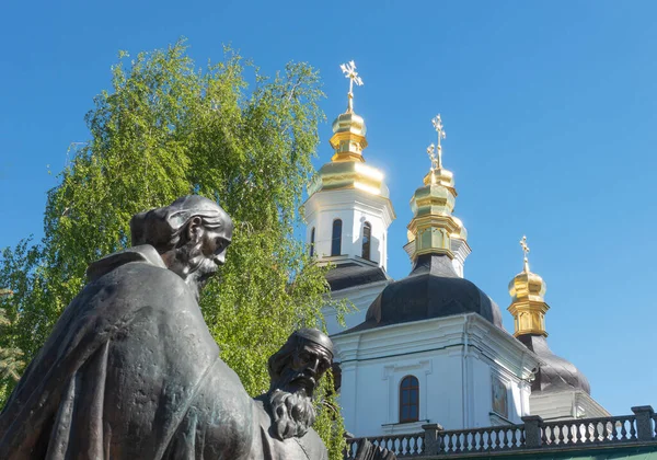 Kiev Mayo 2021 Monumento Cirilo Metodio Frente Iglesia Natividad Santísima — Foto de Stock