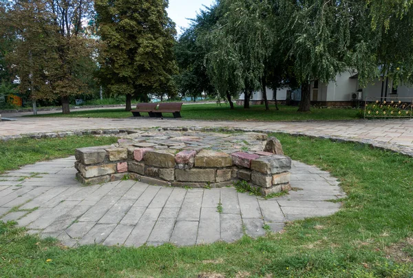 Reconstrução do templo pagão na montanha Starokievskaya com base em materiais por V. Khvoika em Kiev. — Fotografia de Stock