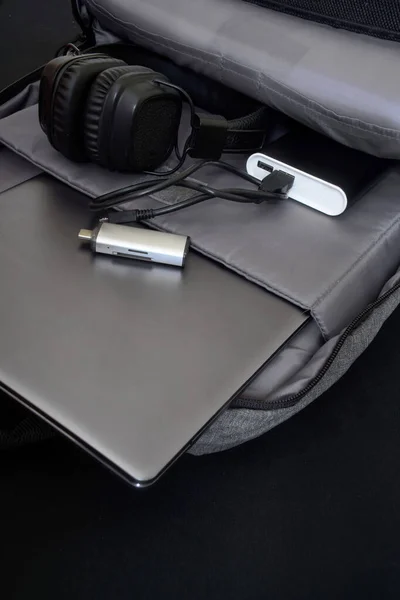 Sac Dos Urbain Gris Ouvert Contenant Lecteur Carte Usb Une — Photo