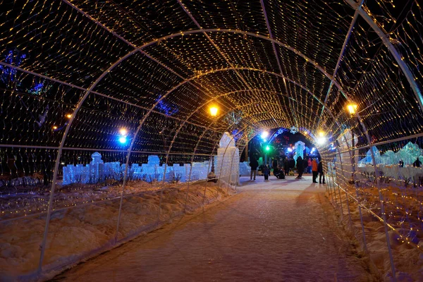 Arco Túnel Natal Ano Novo Feito Luzes Led Uma Rua — Fotografia de Stock