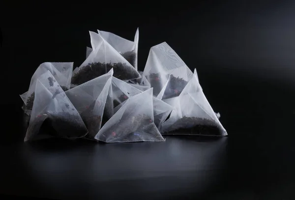 Многие Пирамиды Чайные Пакетики Черным Чаем Вкусом Фруктов Ягод Темной — стоковое фото