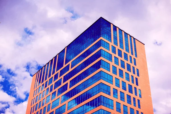 Modern Bussines Épület Építészet Kék Felhők — Stock Fotó