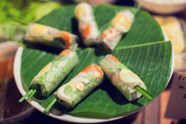 Vietnam yemekleri, banh chung, banh tet Tet tatilinde geleneksel yemektir.