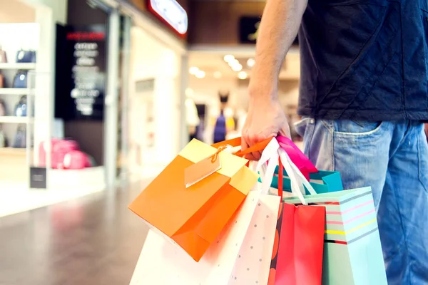 Immagine Ritagliata Bel Ragazzo Con Borse Della Spesa Che Shopping — Foto Stock