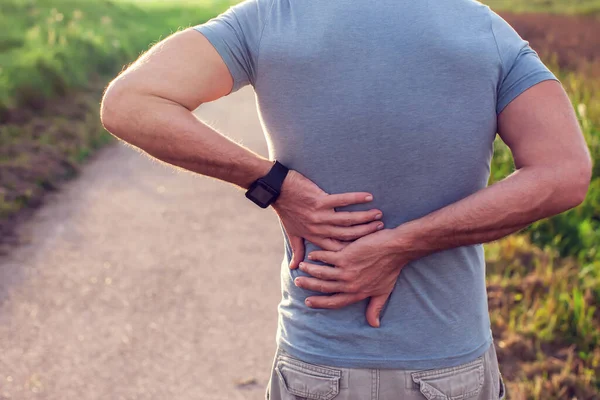 Menschen Gesundheitswesen Und Problemkonzept Ein Mann Der Unter Rücken Oder — Stockfoto