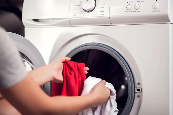 Loading White Color Clothes Washing Machine Washing Clothes Different Colors — Stock Photo, Image