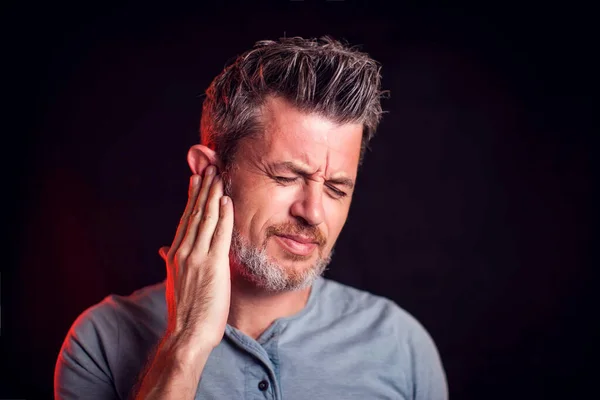 Člověk Cítí Bolest Ucha Koncepce Lidí Zdravotní Péče Medicíny — Stock fotografie